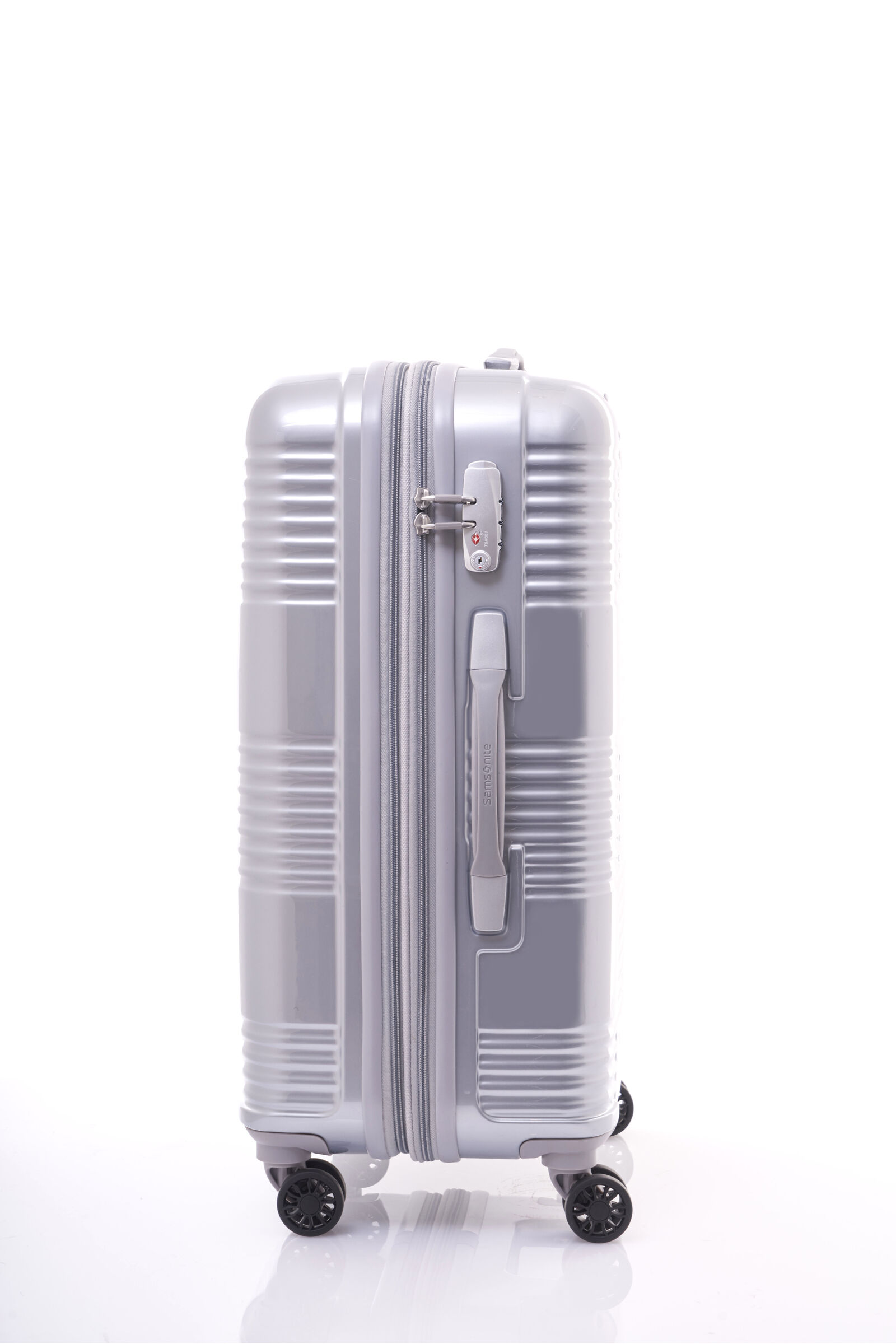 【きれいめファッション51選】上品さと清潔感をキープし Samsonite Mazon Spinner 66/24 Exp 旅行かばん・小分けバッグ