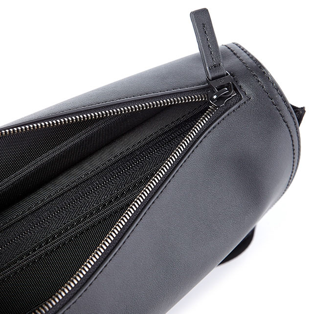 CARMONT MESSENGER BAG