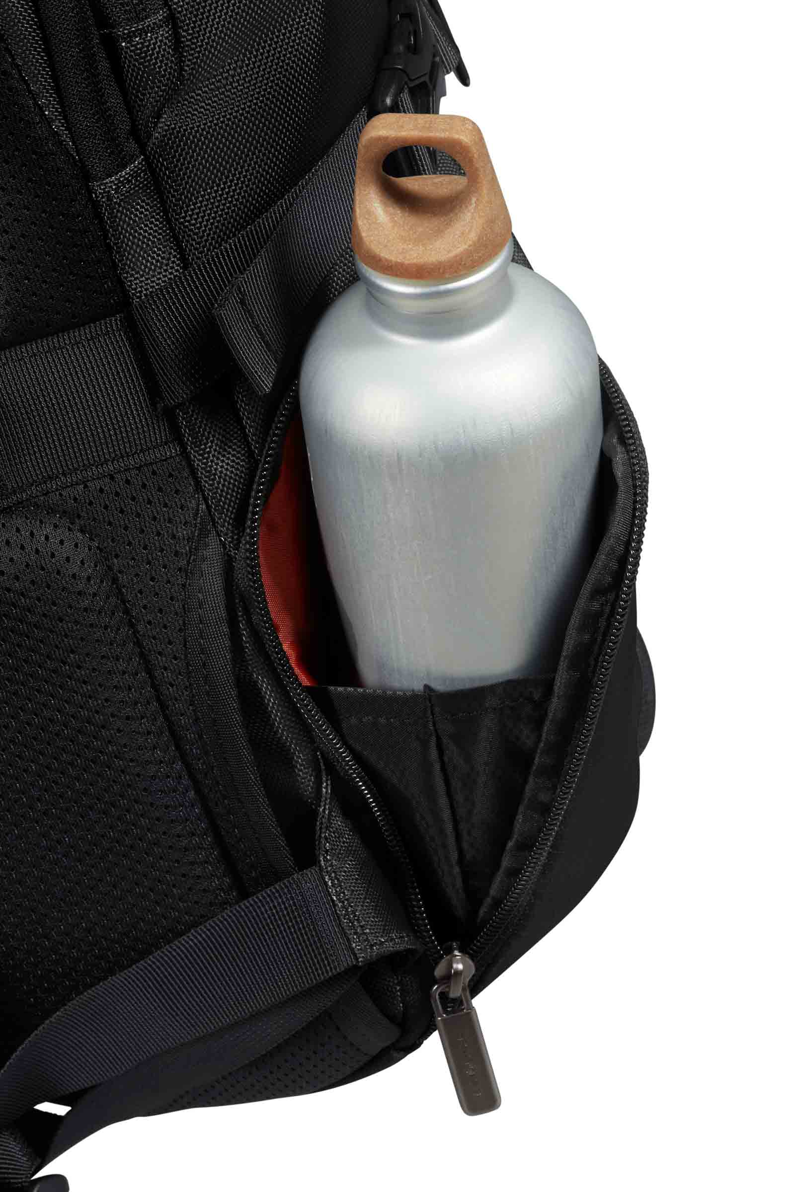 BLEISURE NEX UNDERSEAT BACKPACK M 15.6"