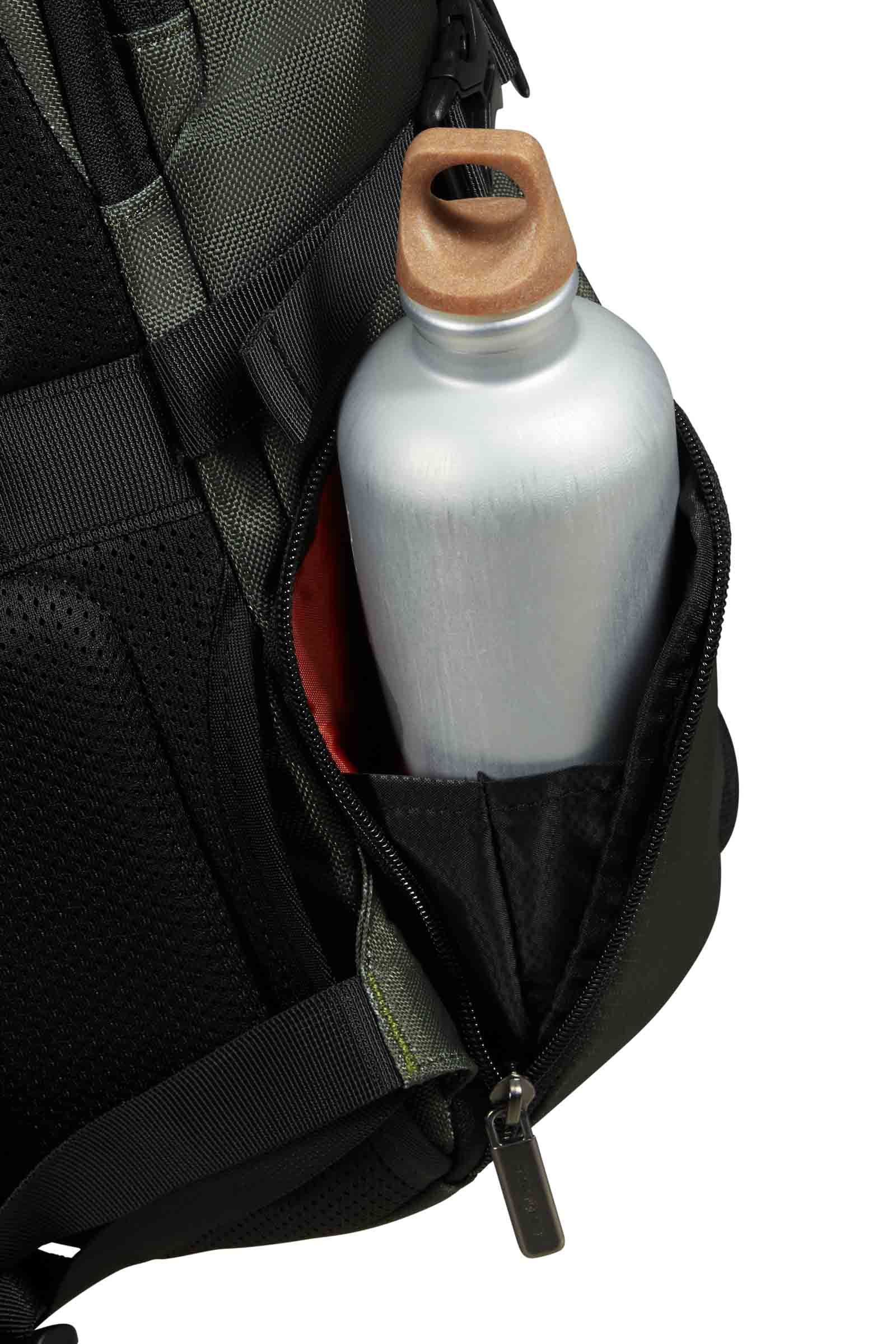 BLEISURE NEX UNDERSEAT BACKPACK M 15.6"