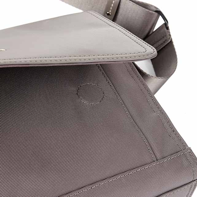 CARMONT MESSENGER BAG