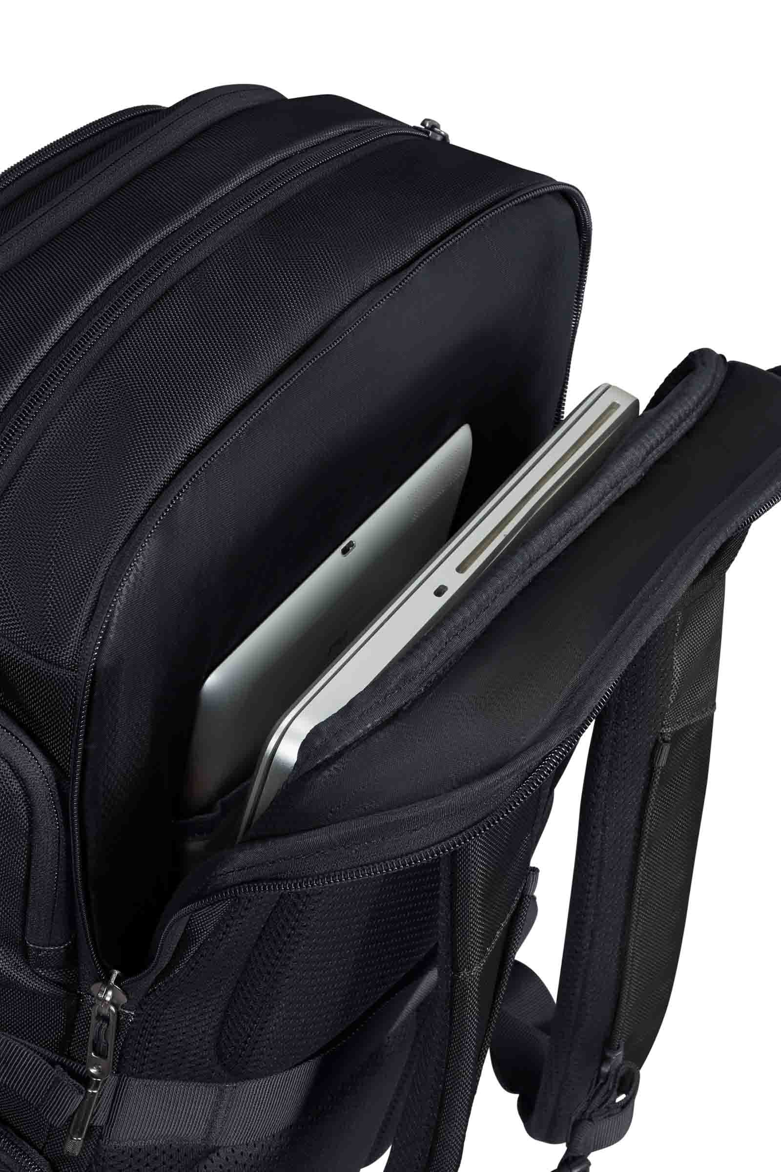 BLEISURE NEX UNDERSEAT BACKPACK M 15.6"