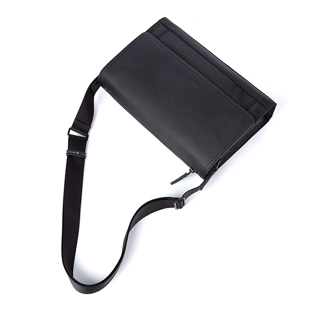 CARMONT MESSENGER BAG