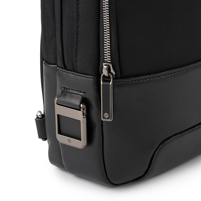 SBL SIGNATURE SLING BAG